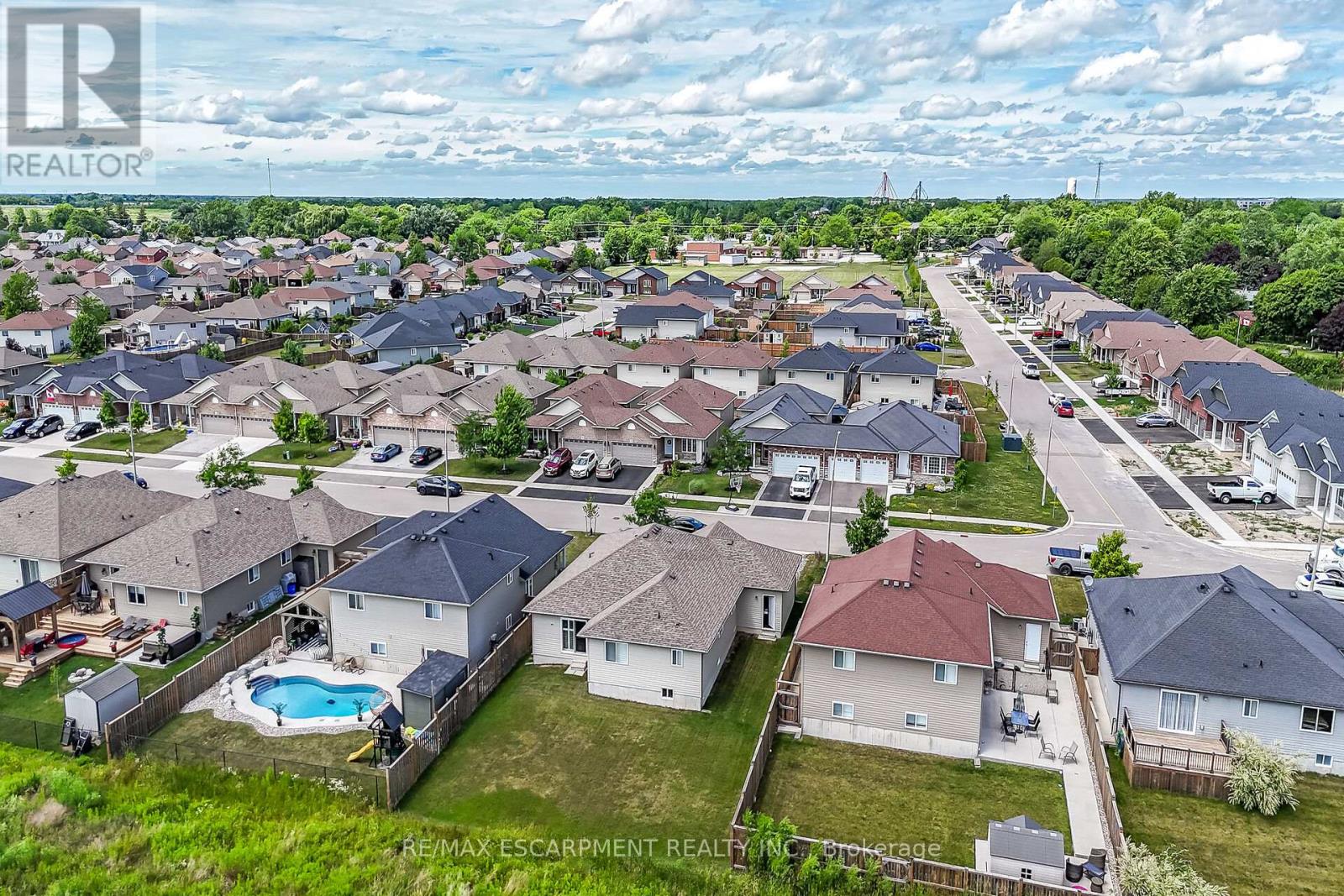 Photo 38 of 45 Helen Drive, Haldimand ON