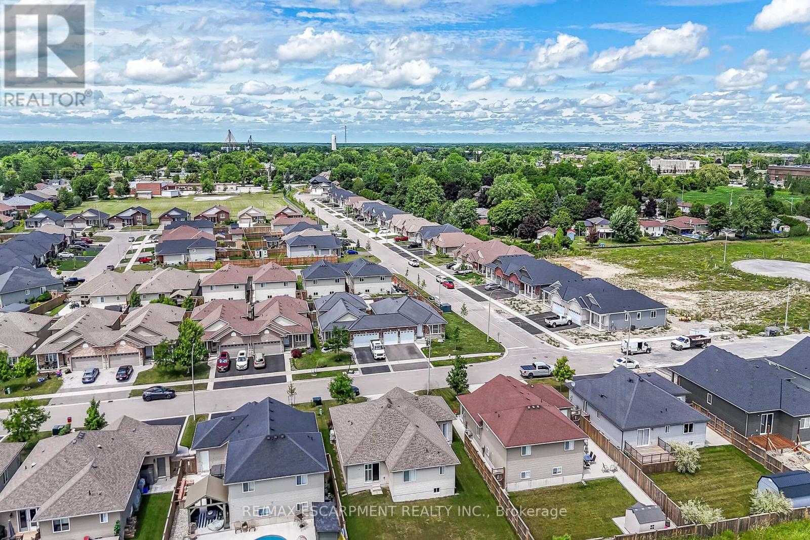 Photo 42 of 45 Helen Drive, Haldimand ON