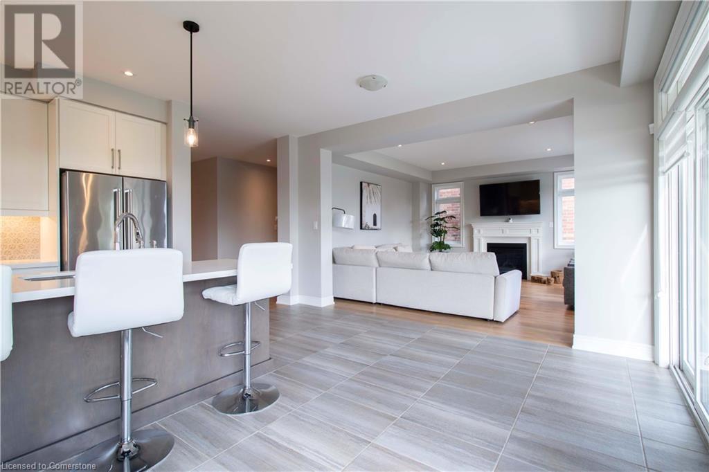 Photo 20 of 19 Secinaro Avenue, Ancaster ON