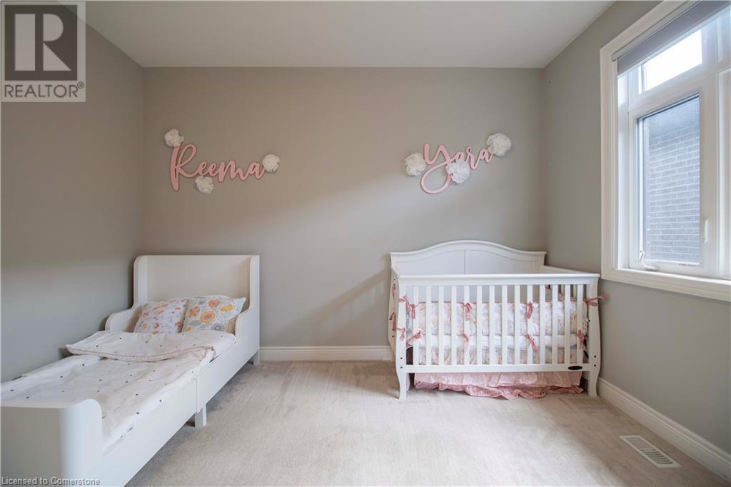 Photo 27 of 19 Secinaro Avenue, Ancaster ON
