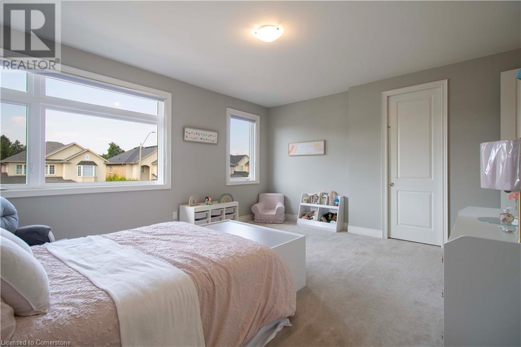 Photo 5 of 19 Secinaro Avenue, Ancaster ON