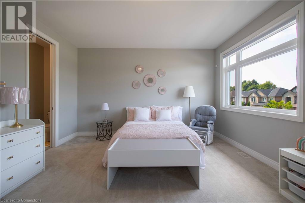 Photo 42 of 19 Secinaro Avenue, Ancaster ON