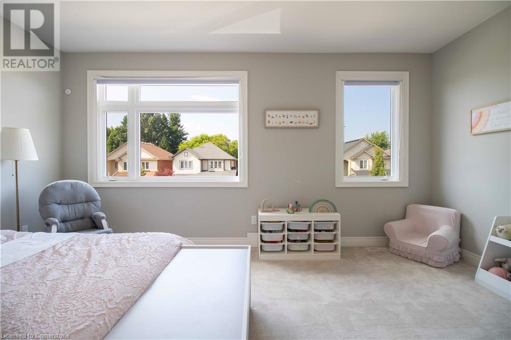 Photo 26 of 19 Secinaro Avenue, Ancaster ON