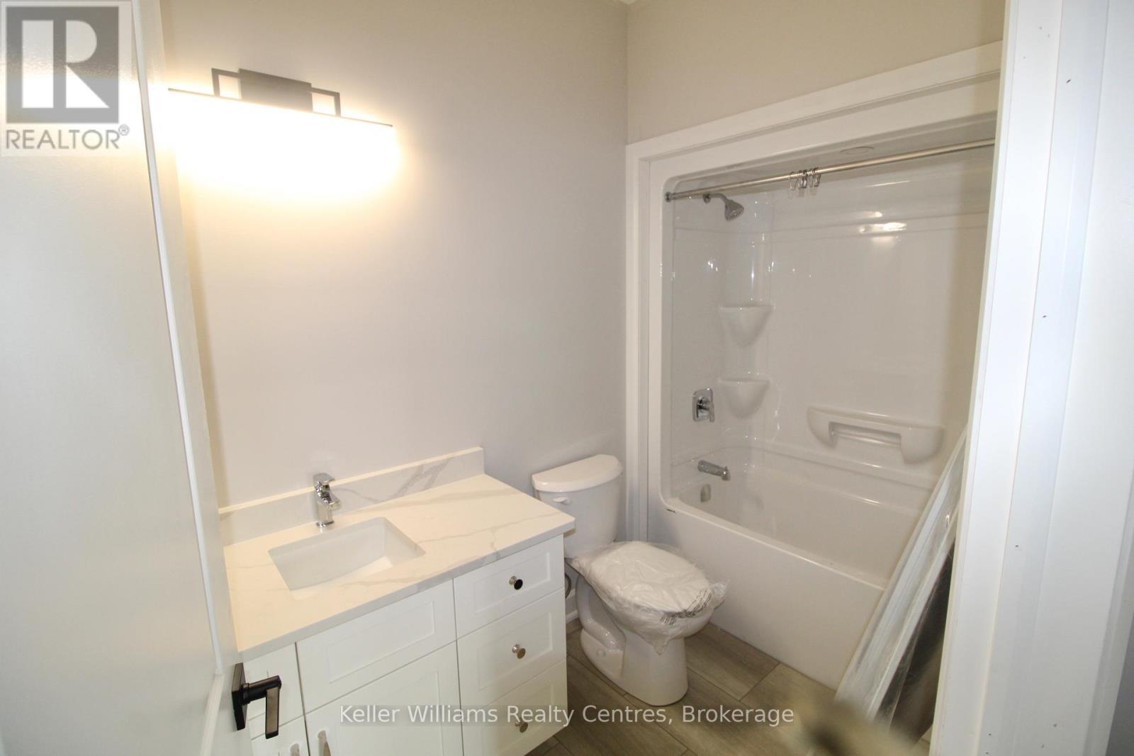 Photo 18 of 734 18th Street, Hanover ON