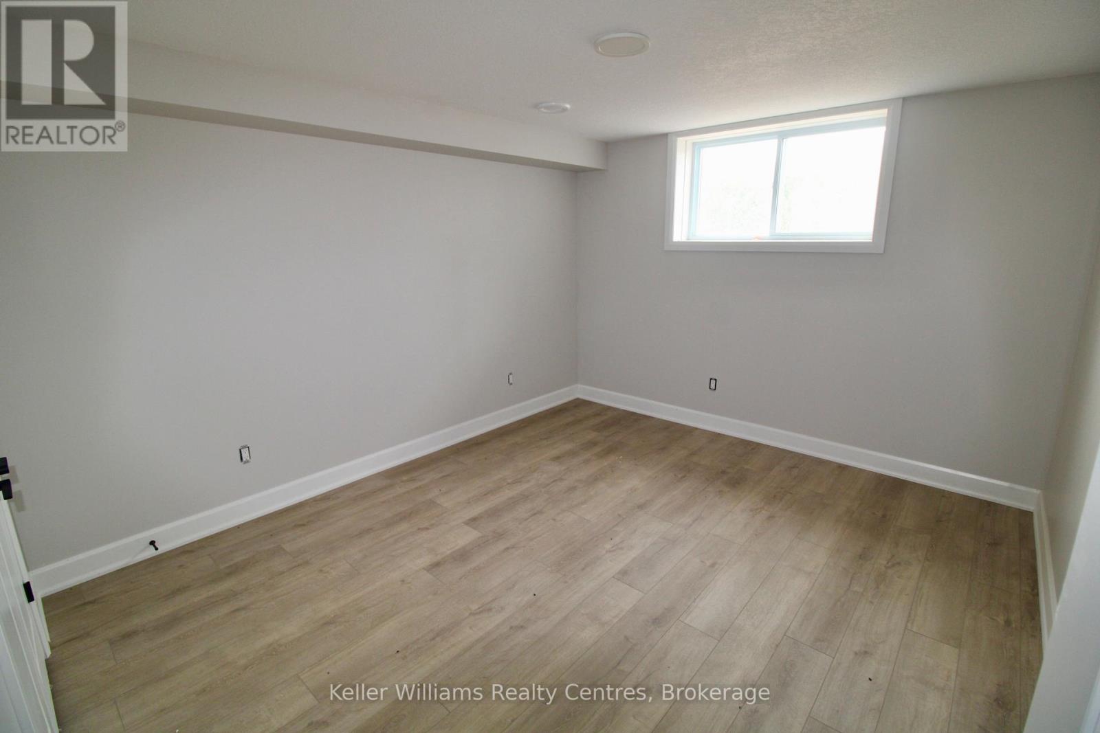 Photo 5 of 734 18th Street, Hanover ON