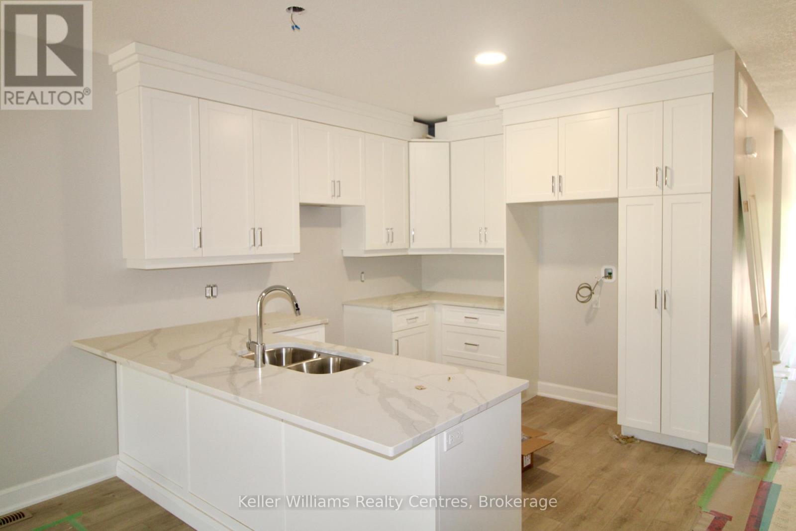 Photo 9 of 734 18th Street, Hanover ON