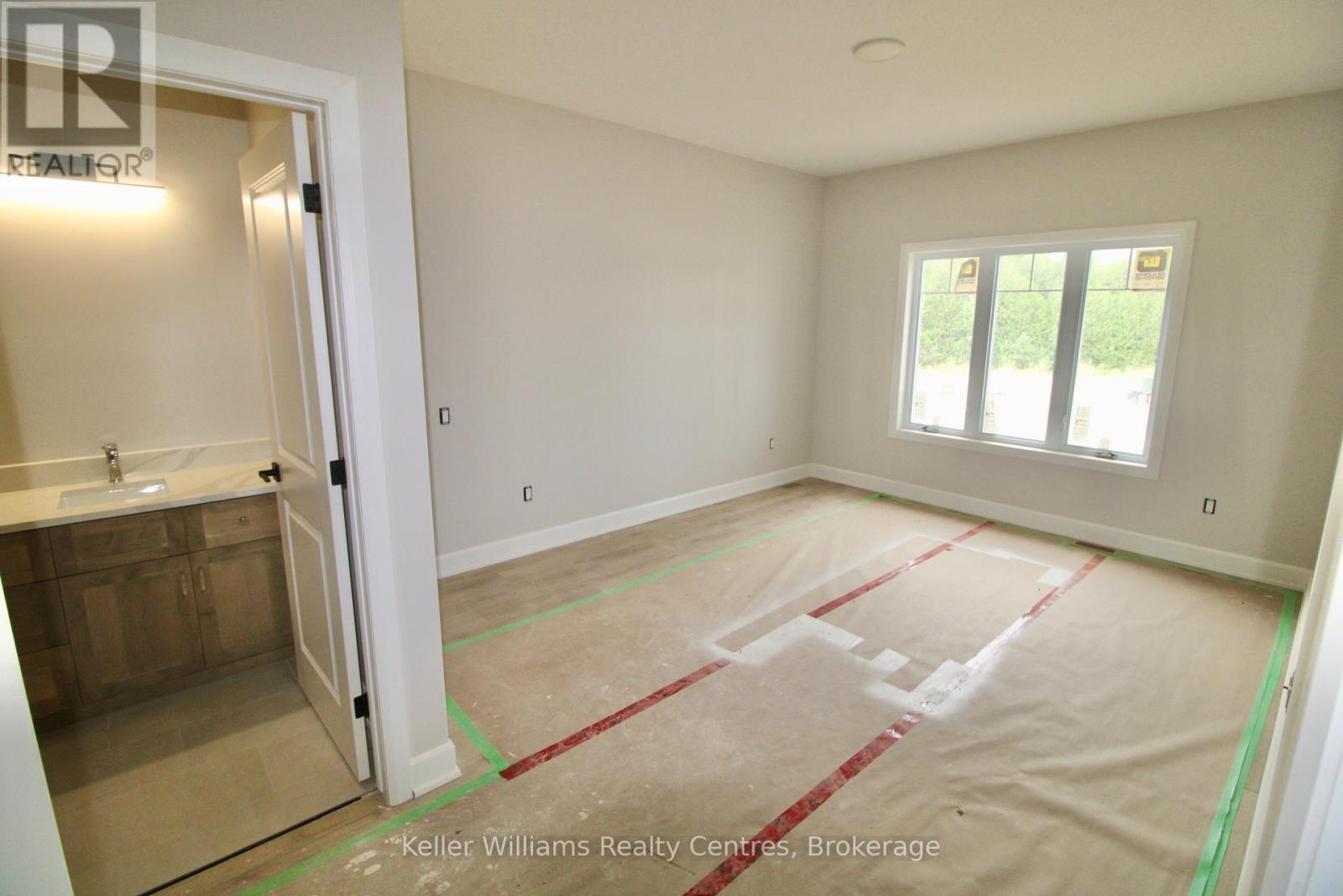 Photo 8 of 734 18th Street, Hanover ON