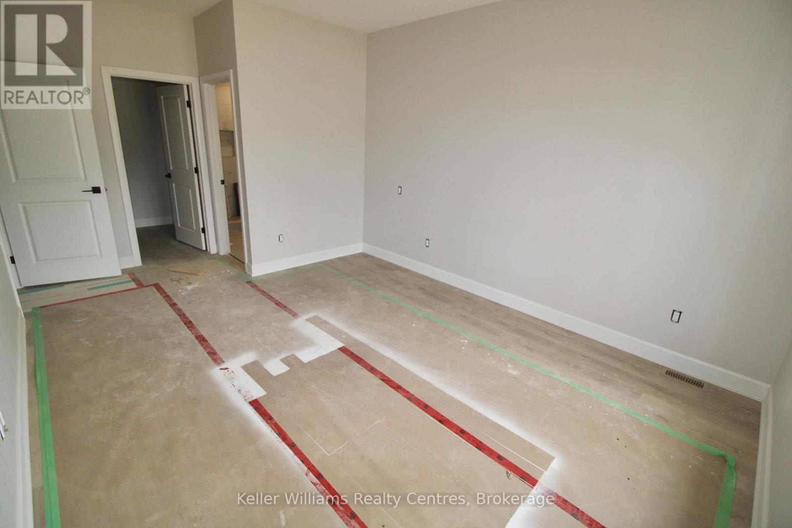 Photo 12 of 734 18th Street, Hanover ON