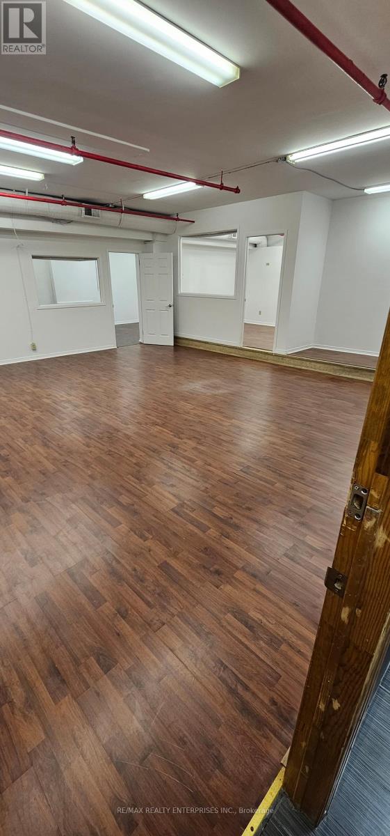 Photo 1 of 206 670 Bloor Street W, Toronto ON