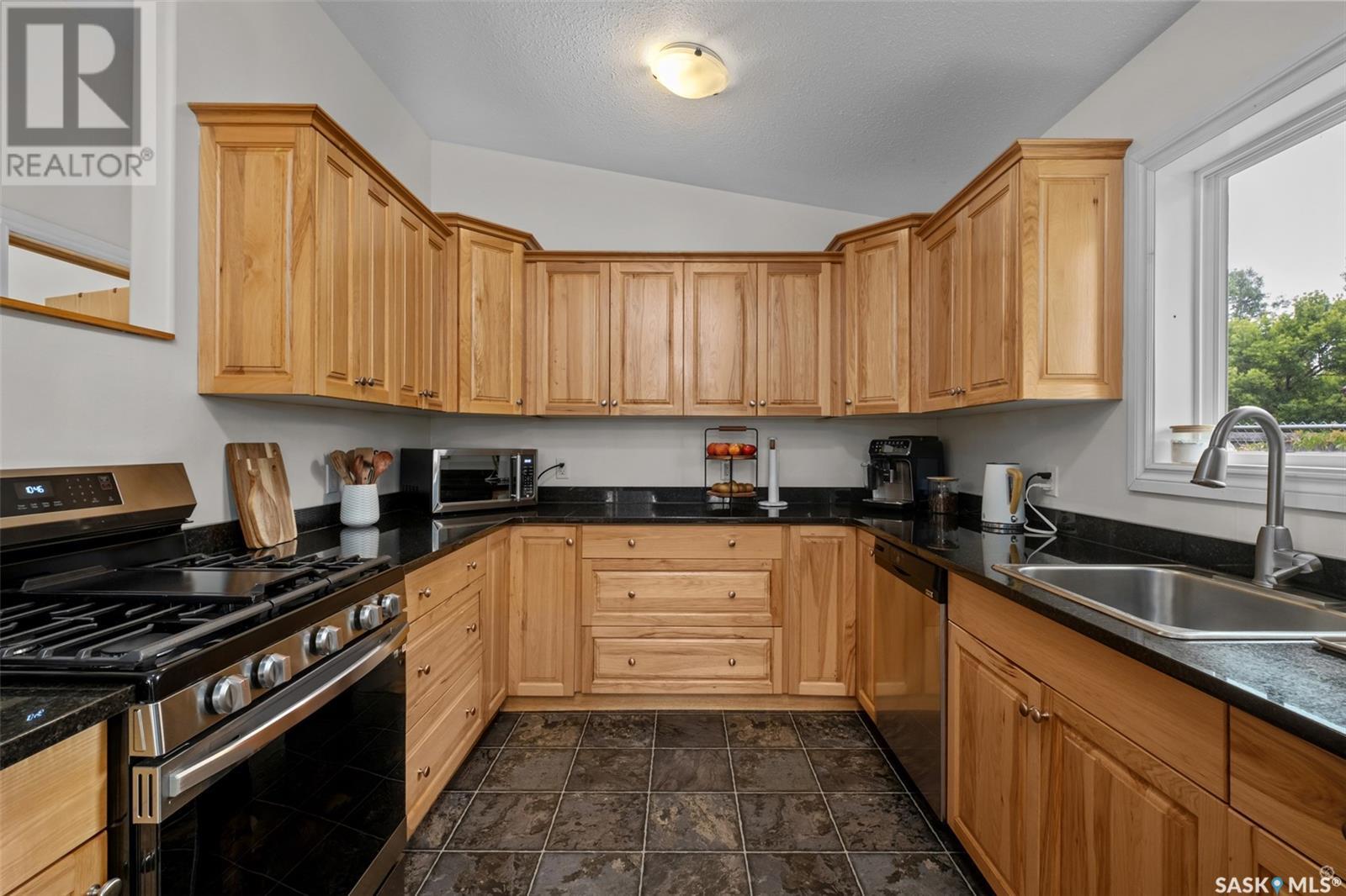 Photo 10 of 1255 18th Street W, Prince Albert SK