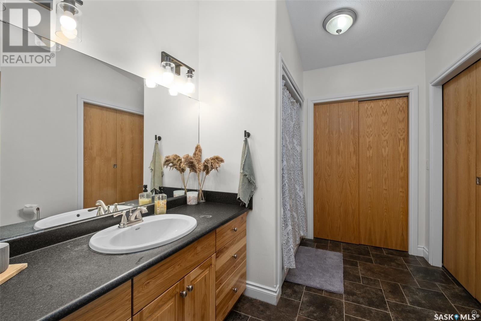 Photo 19 of 1255 18th Street W, Prince Albert SK