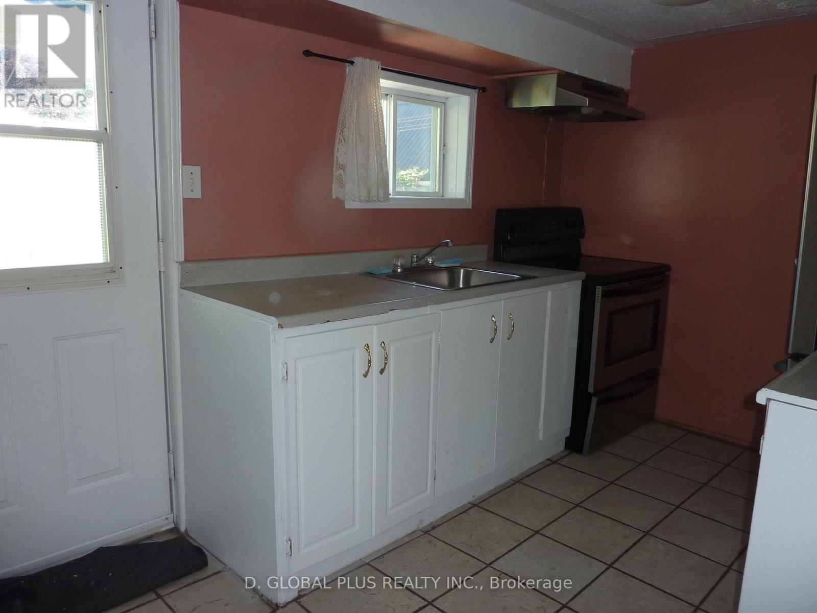 Photo 8 of 18317 County Rd 2 Highway, South Glengarry ON