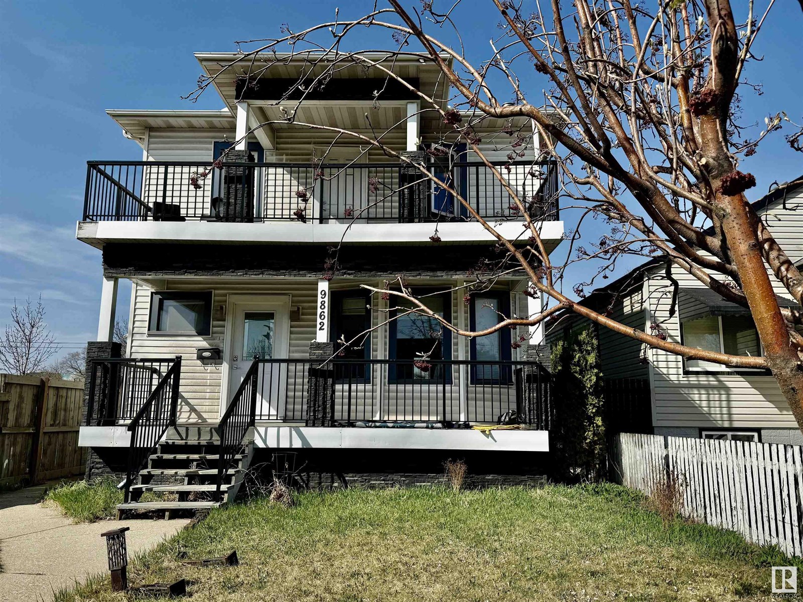 Photo 19 of 9862 76 Av Nw, Edmonton AB