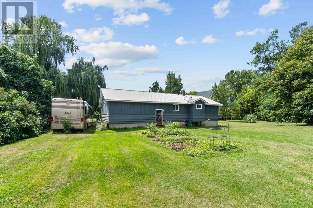 Photo 32 of 7031 50 Avenue Sw, Salmon Arm BC