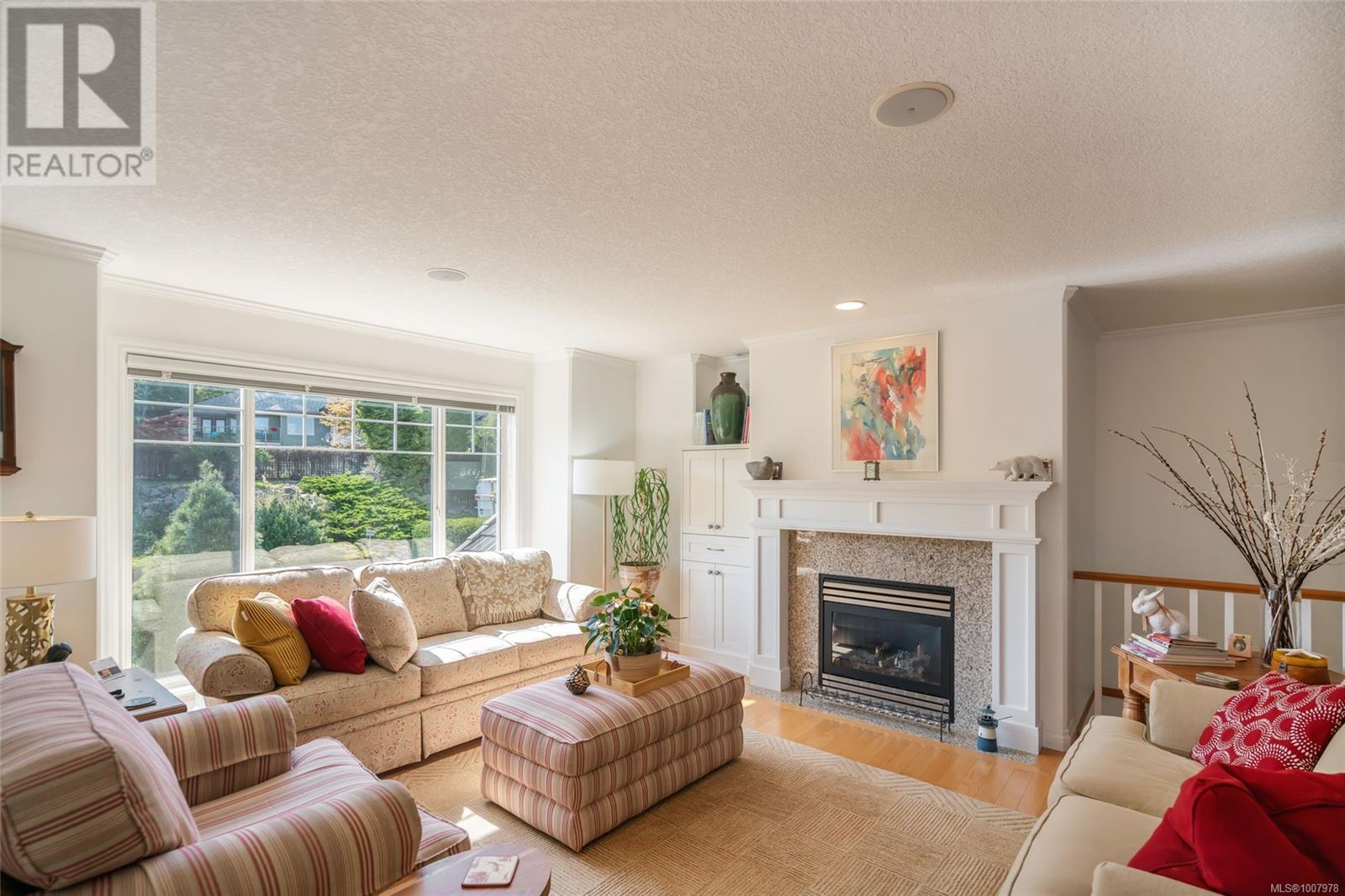 Photo 3 of 2390 Glenellen Pl, Nanoose Bay BC