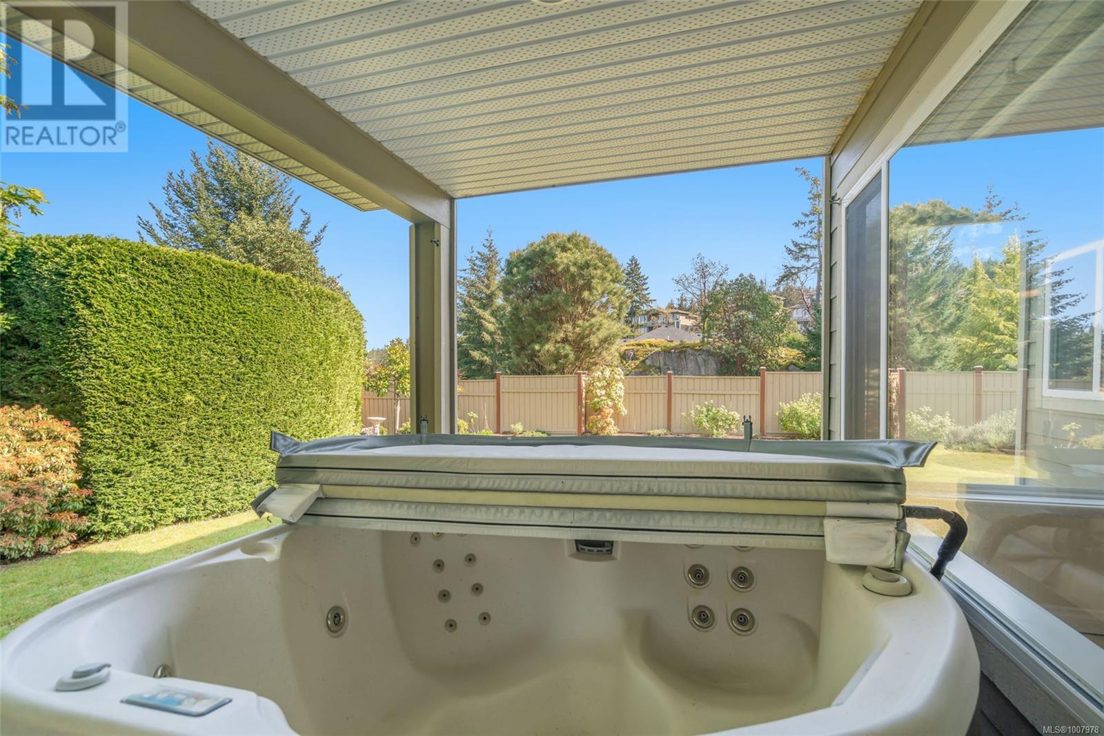 Photo 5 of 2390 Glenellen Pl, Nanoose Bay BC