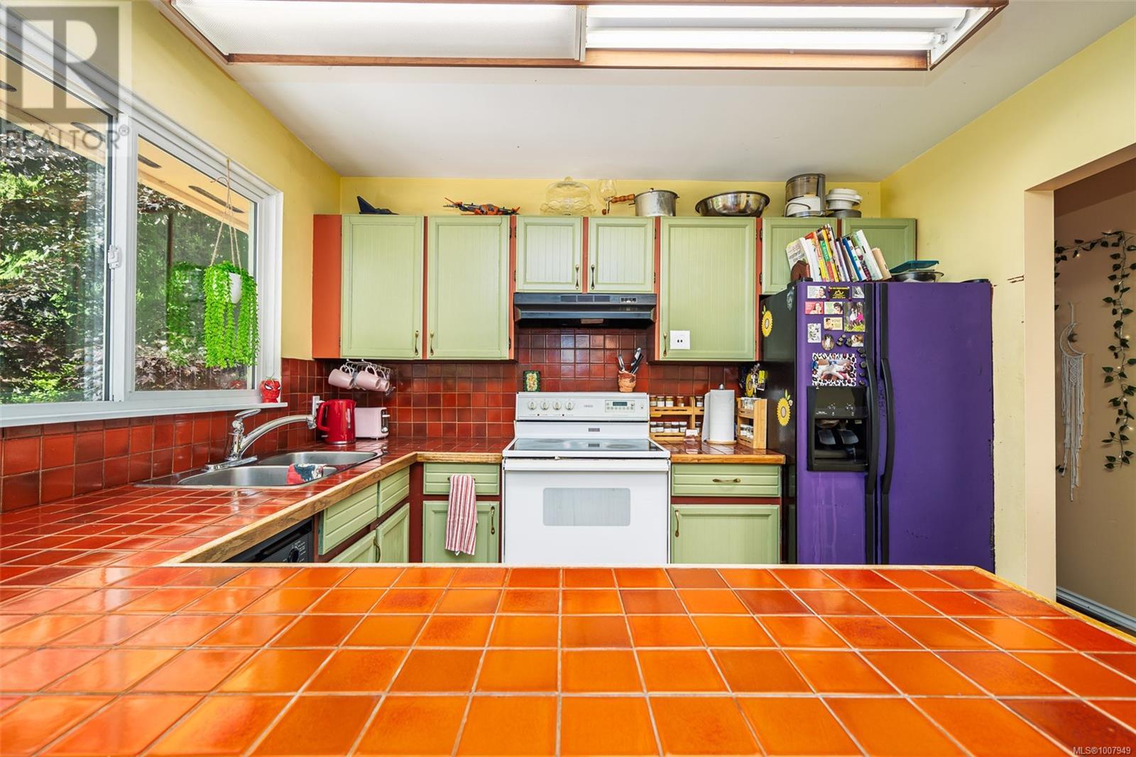 540 MacMillan Dr - 10