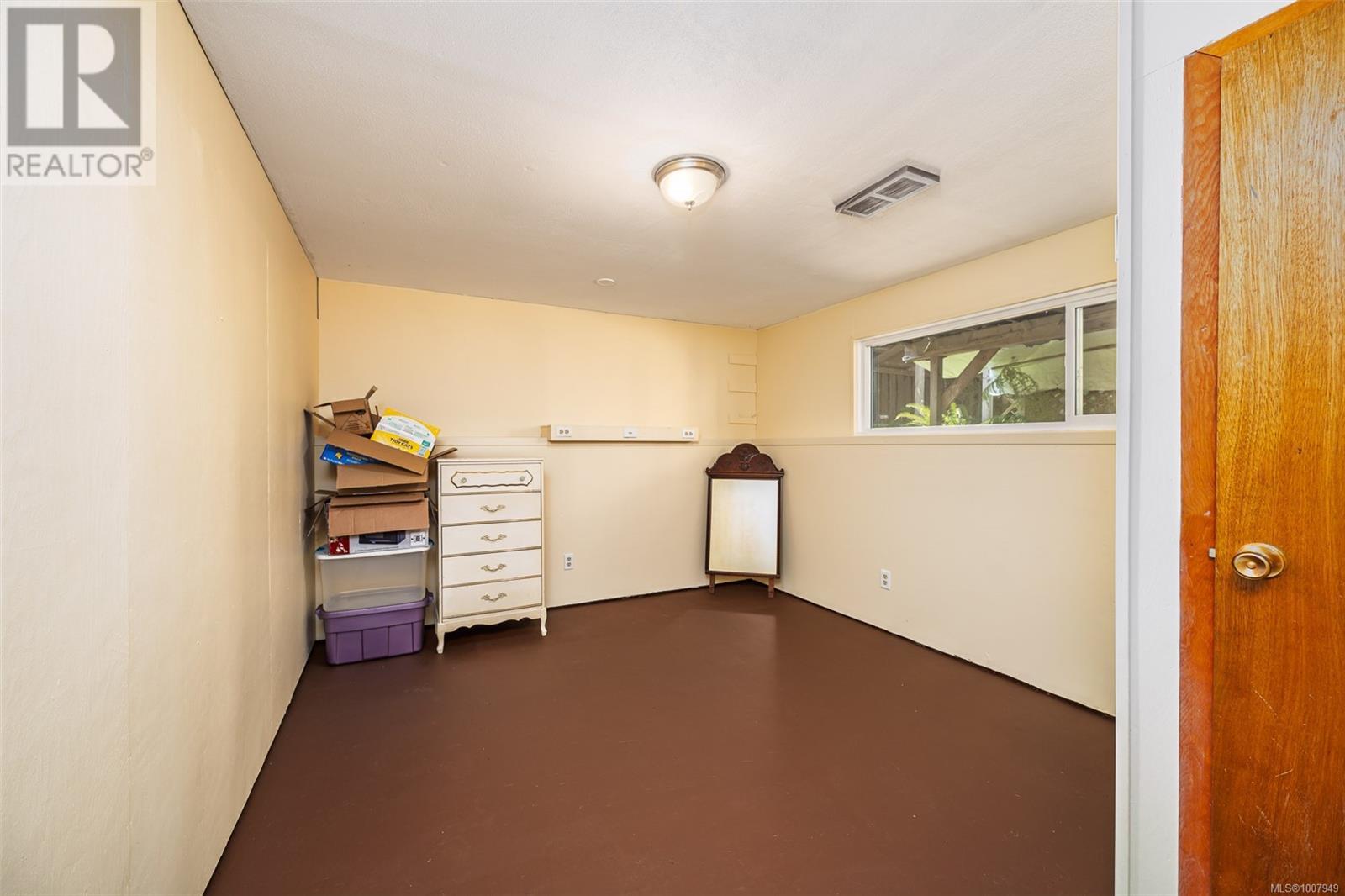 540 MacMillan Dr - 26