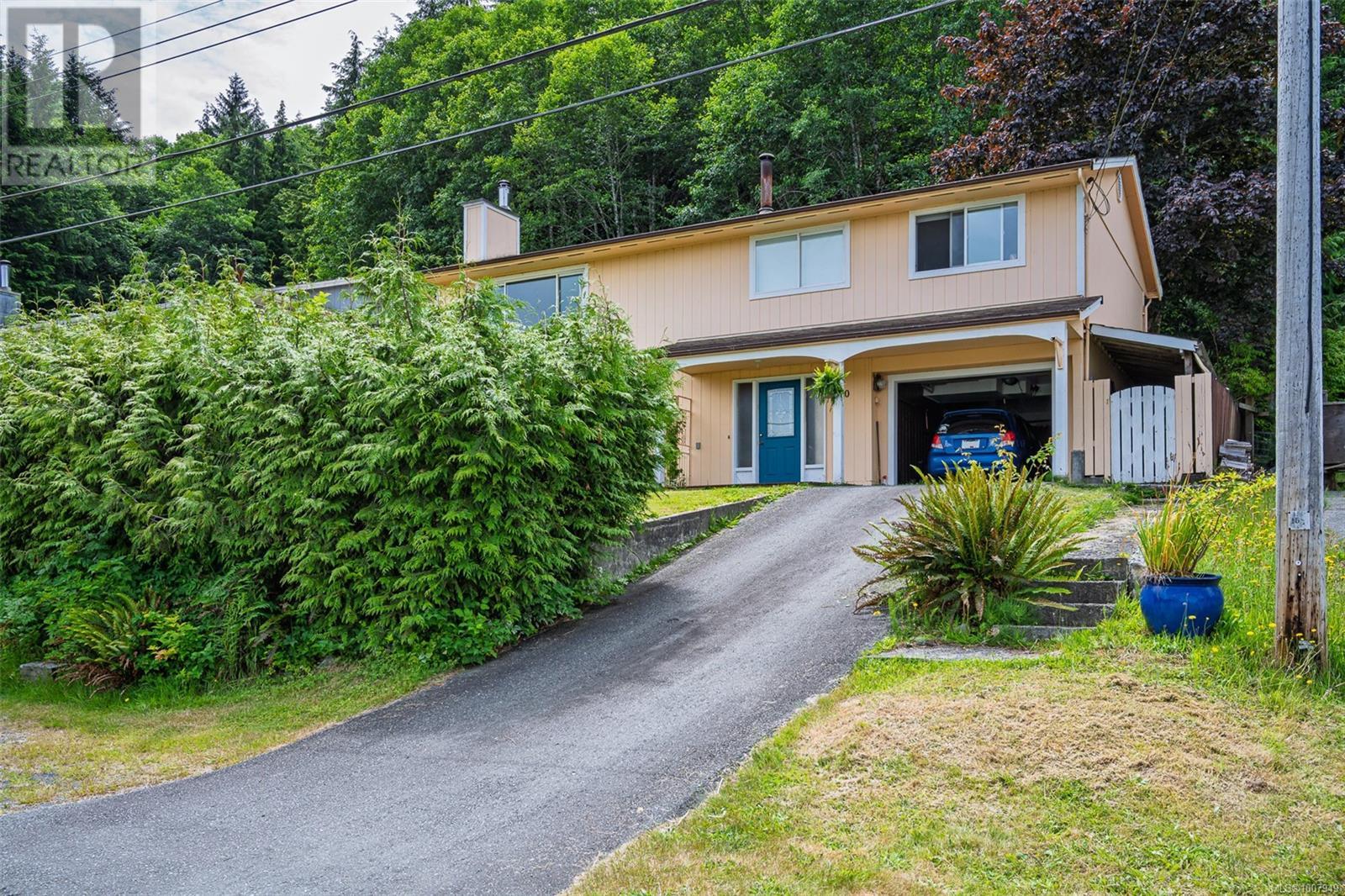 Photo 14 of 540 Macmillan Dr, Sayward BC