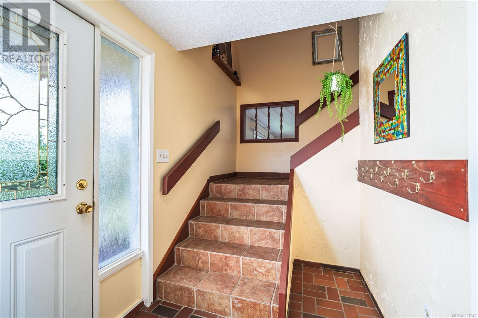 Photo 19 of 540 Macmillan Dr, Sayward BC