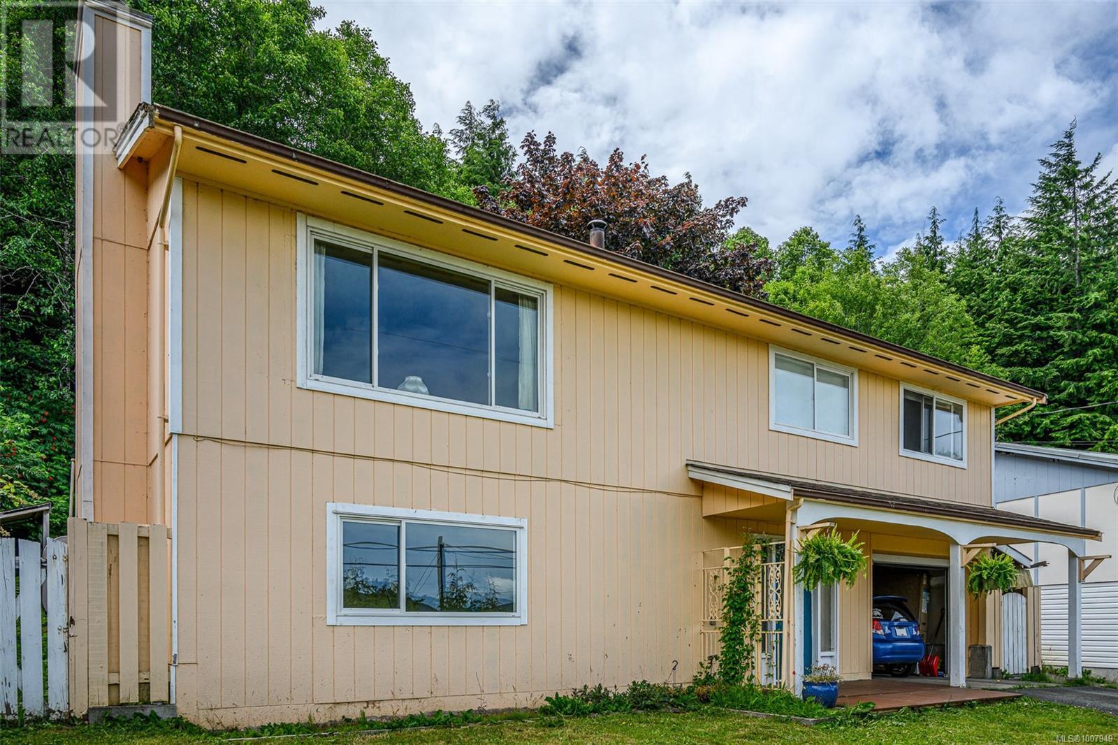 Photo 34 of 540 Macmillan Dr, Sayward BC
