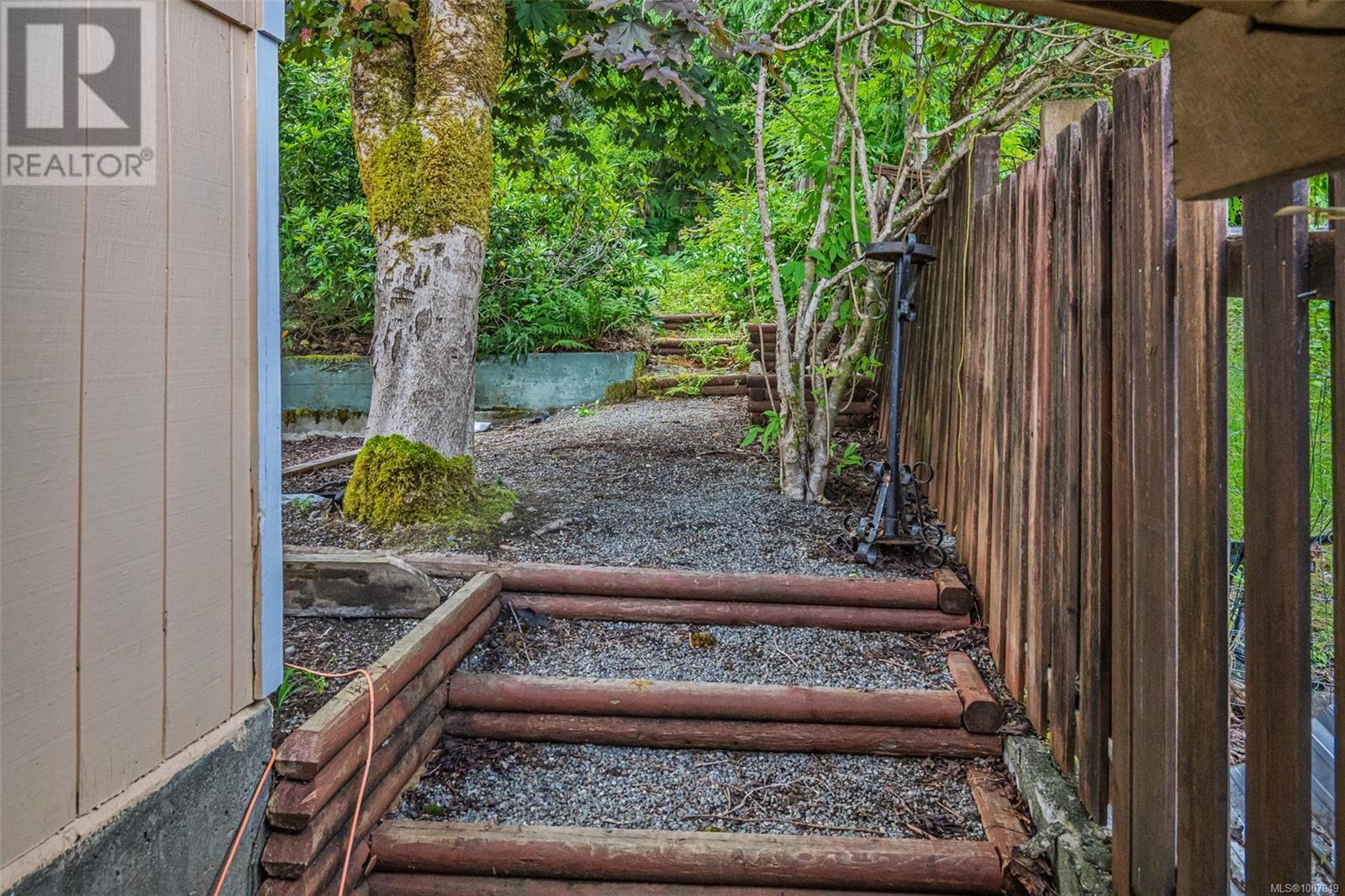 Photo 18 of 540 Macmillan Dr, Sayward BC