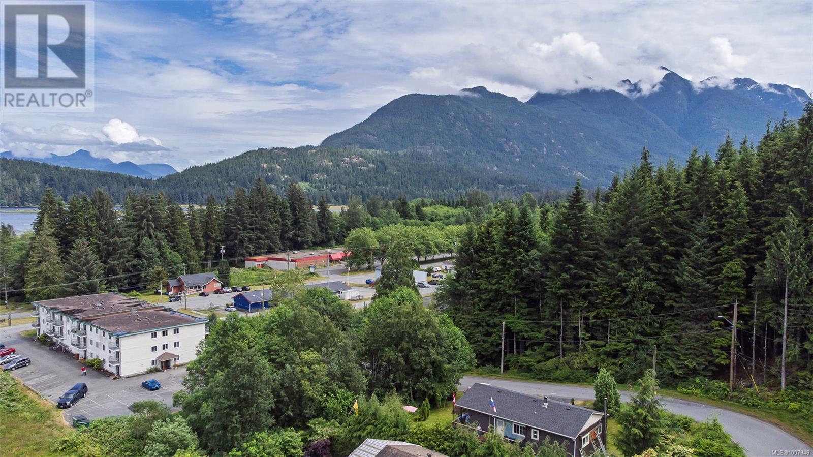 Photo 6 of 540 Macmillan Dr, Sayward BC