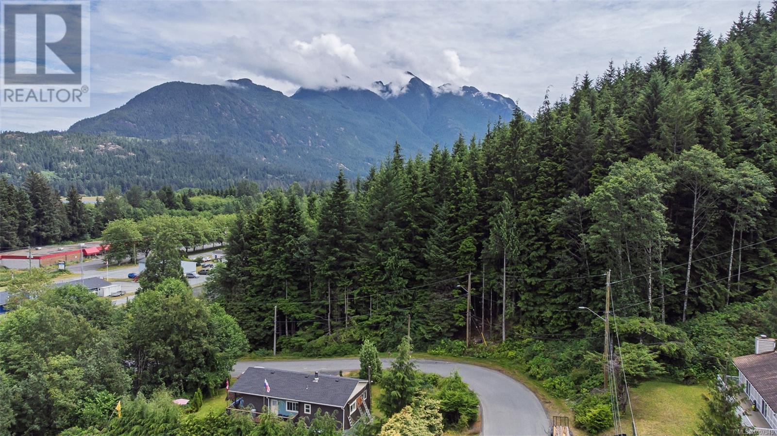 Photo 27 of 540 Macmillan Dr, Sayward BC