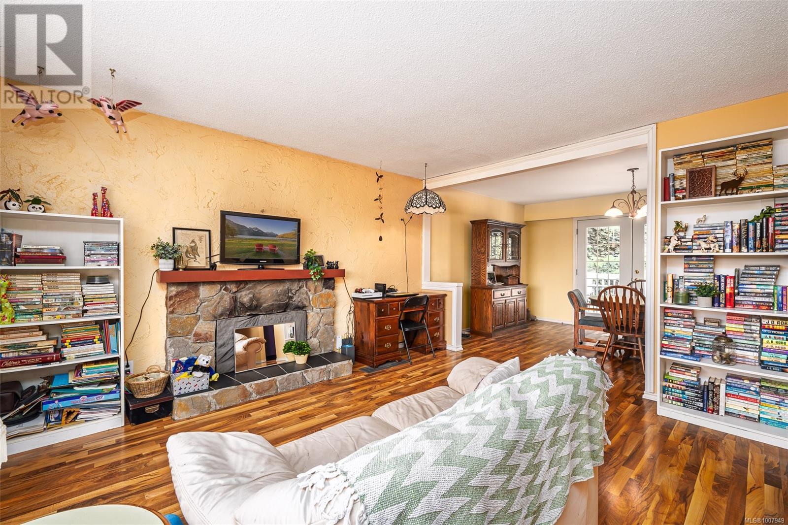 Photo 30 of 540 Macmillan Dr, Sayward BC