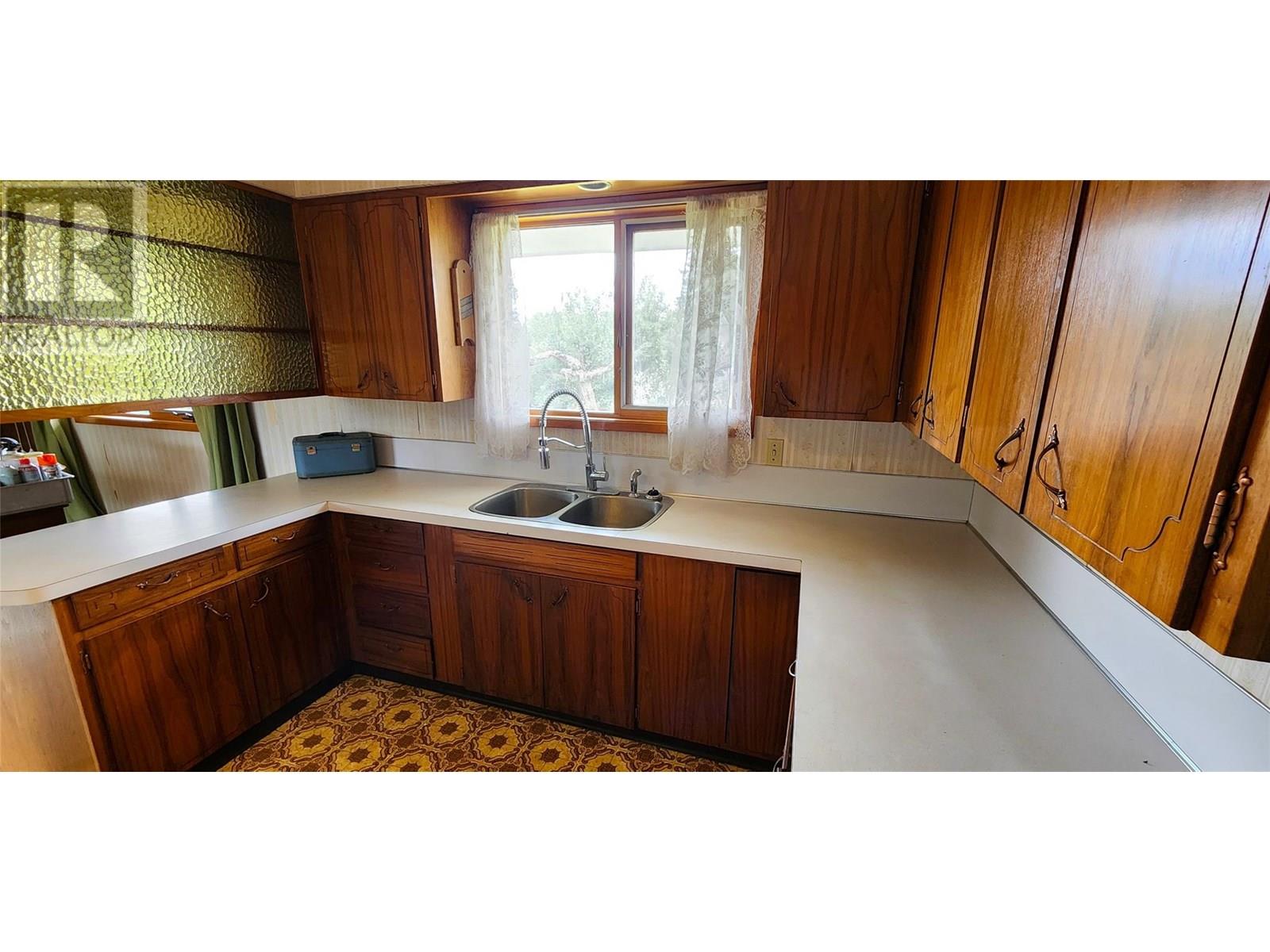  1750 CHAMBERLAIN Road, Kelowna