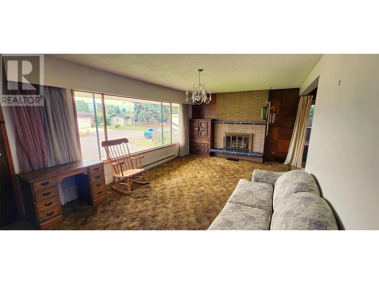  1750 CHAMBERLAIN Road, Kelowna