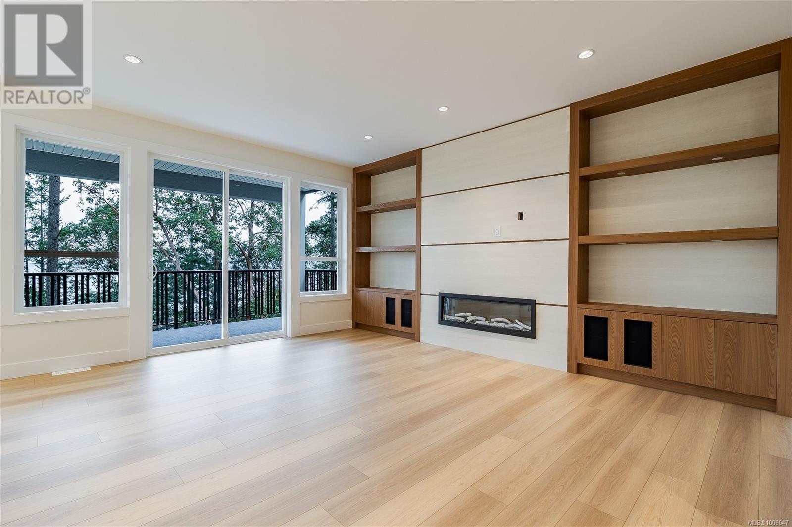 917 HARBOUR VIEW ST - Image 2