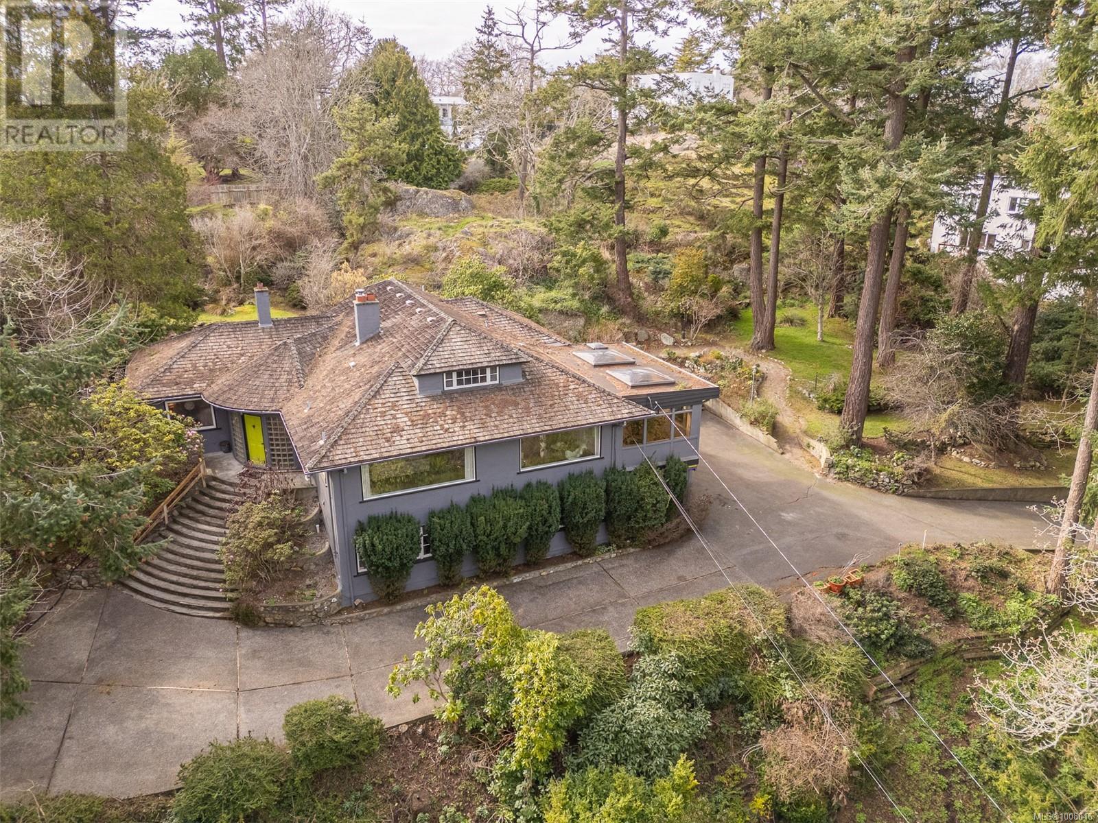  52 Sylvan Lane, Oak Bay