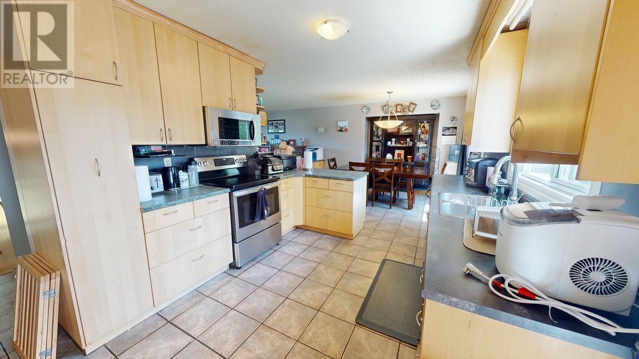 Photo 16 of 10411 113 Avenue, Fort St John BC