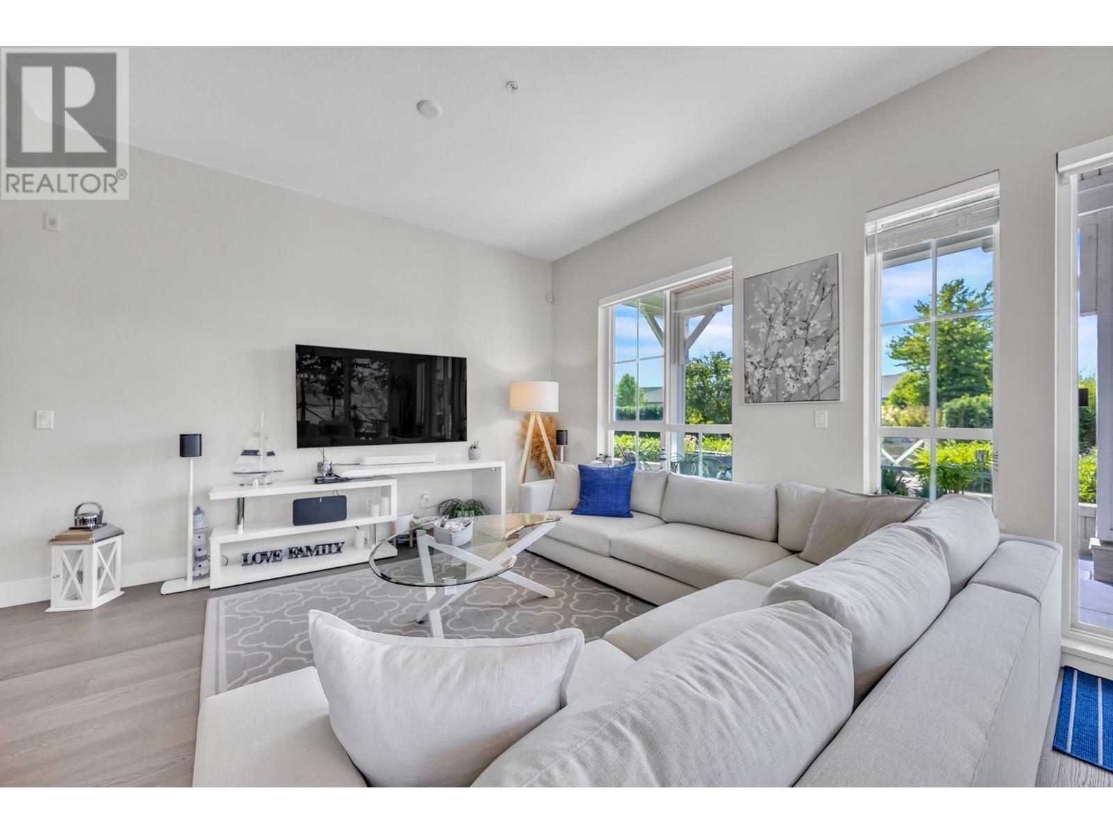Photo 32 of 107 5535 Admiral Way, Delta BC