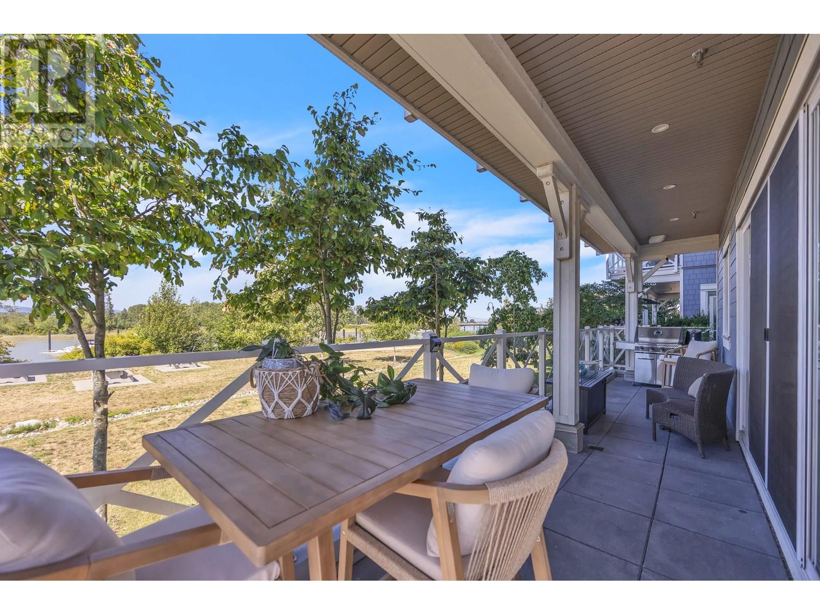 Photo 33 of 107 5535 Admiral Way, Delta BC