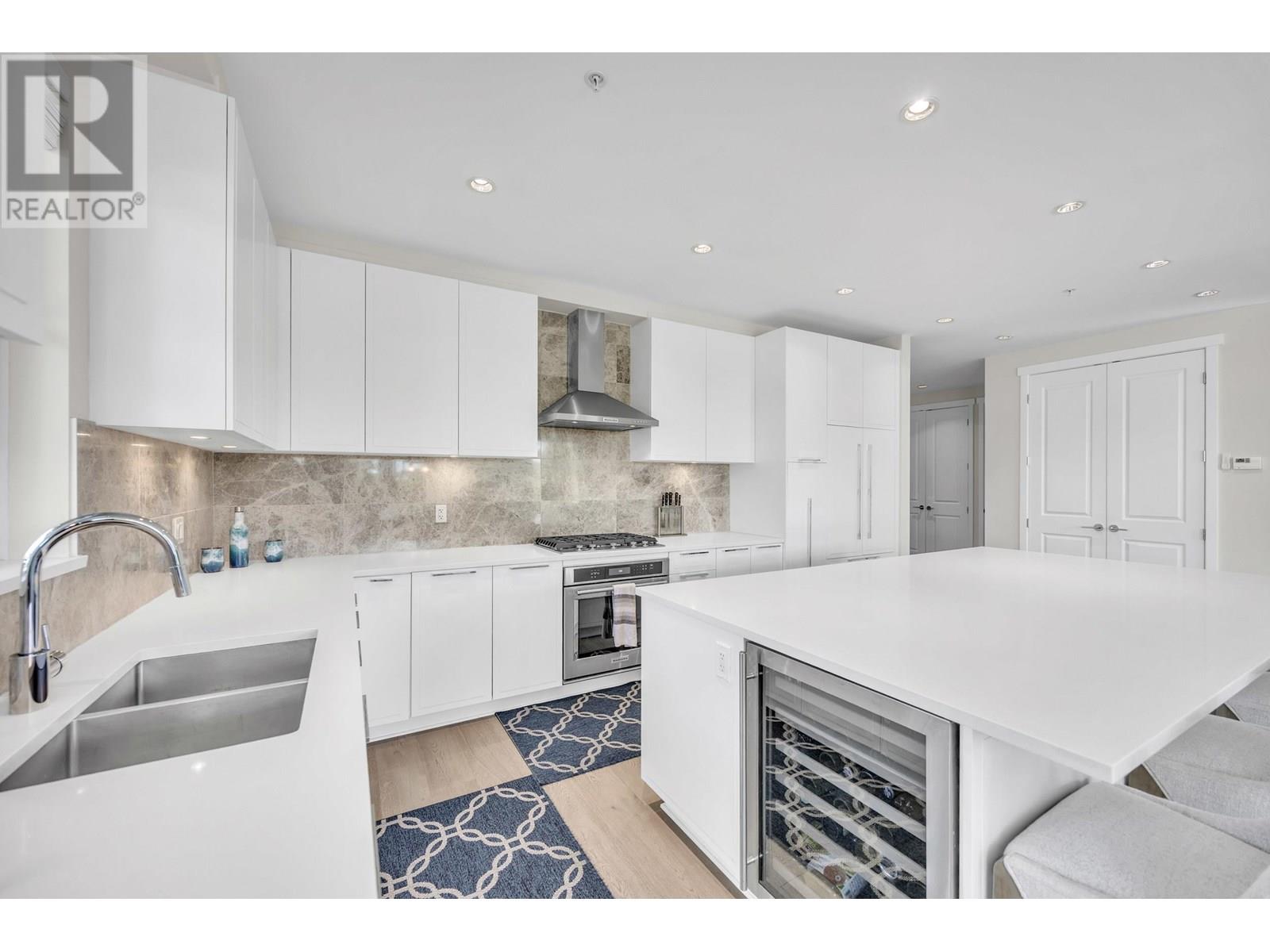 Photo 30 of 107 5535 Admiral Way, Delta BC