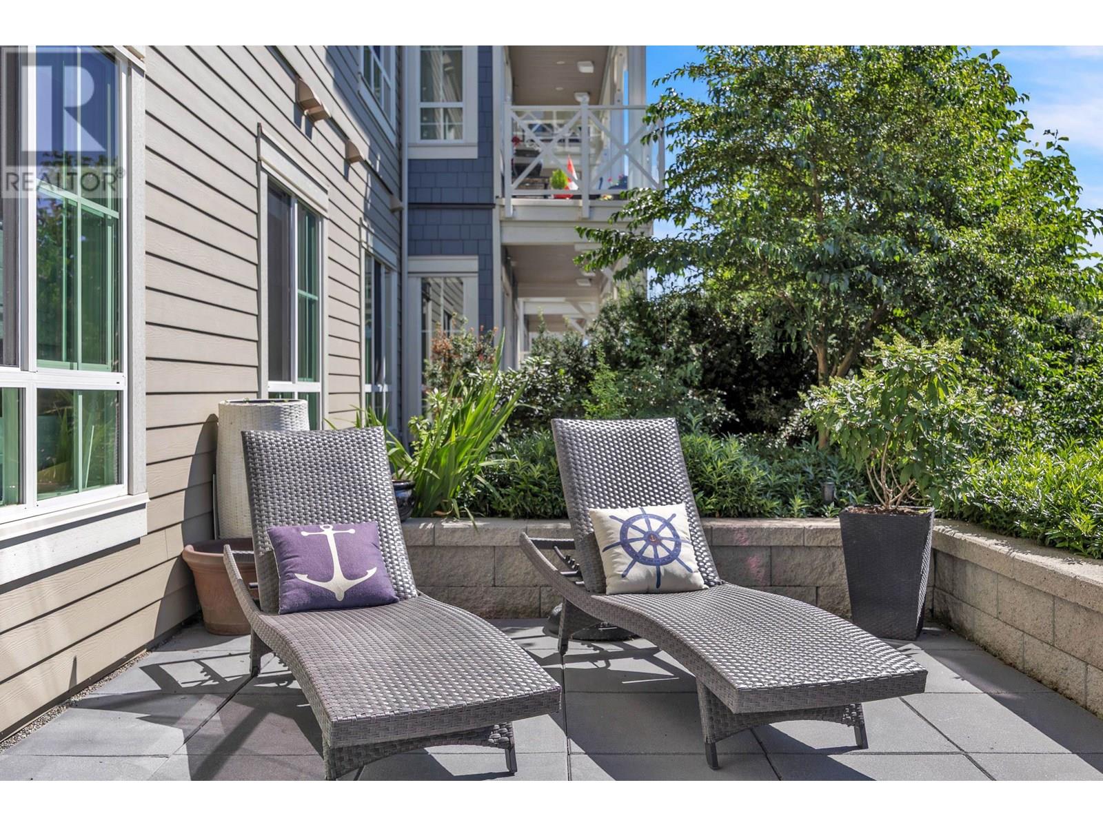 Photo 4 of 107 5535 Admiral Way, Delta BC
