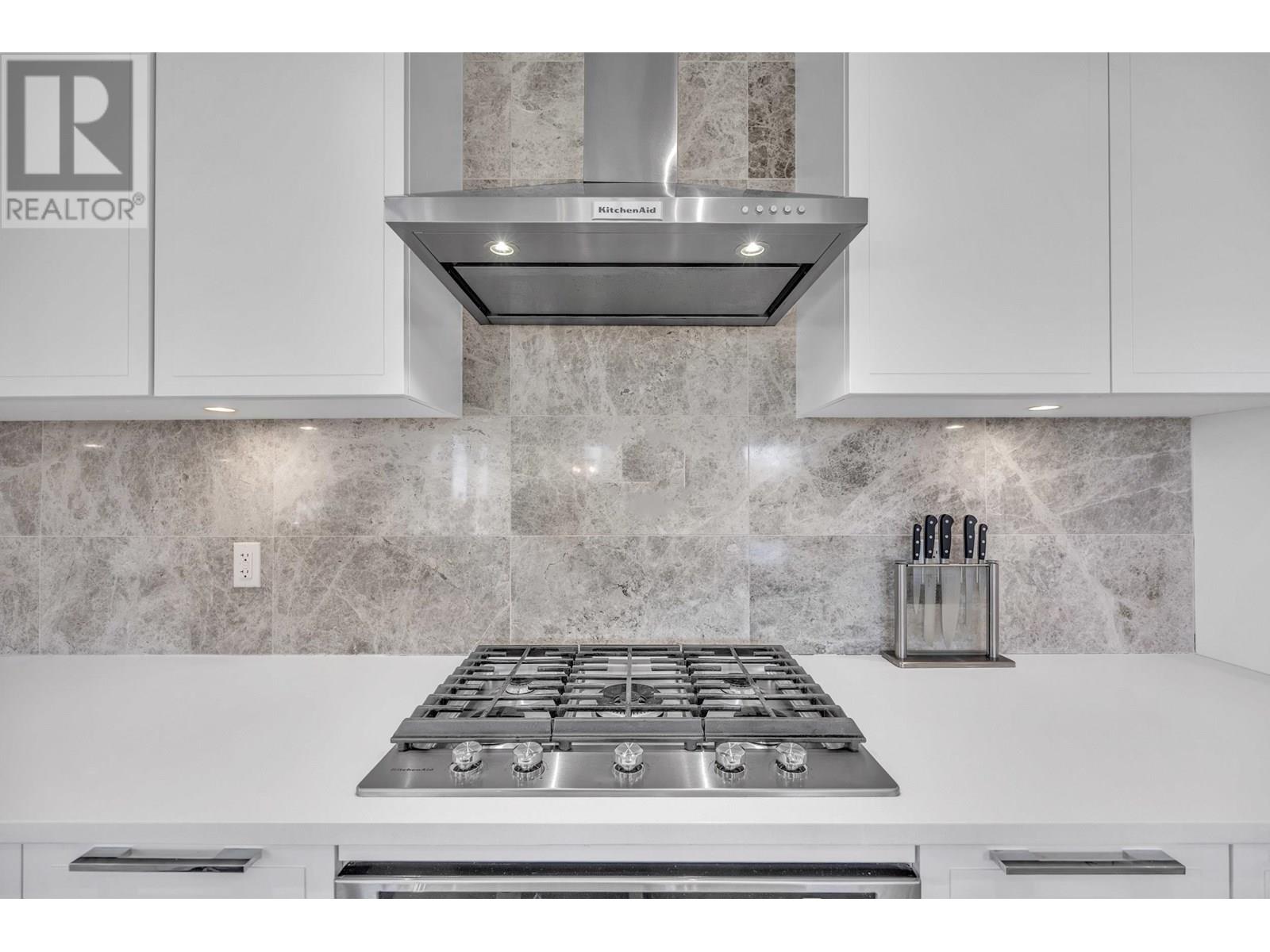 Photo 31 of 107 5535 Admiral Way, Delta BC