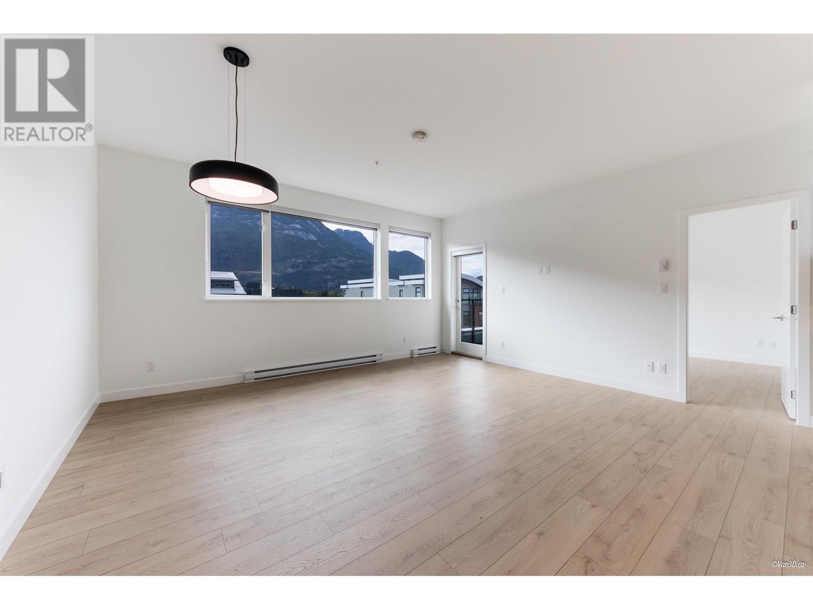Photo 10 of 607 1365 Victoria Street, Squamish BC