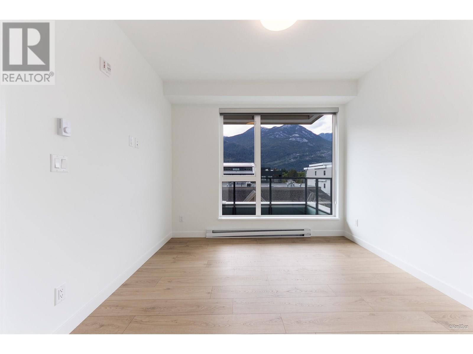 Photo 14 of 607 1365 Victoria Street, Squamish BC
