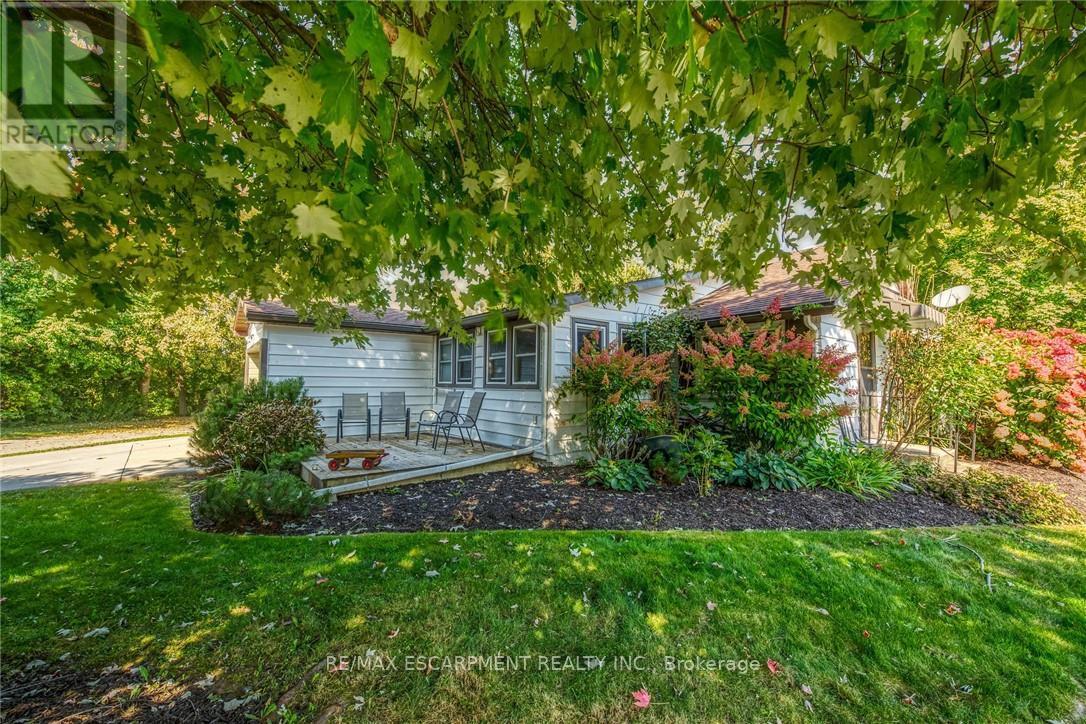 Photo 1 of 16 Broad Avenue, Norfolk ON