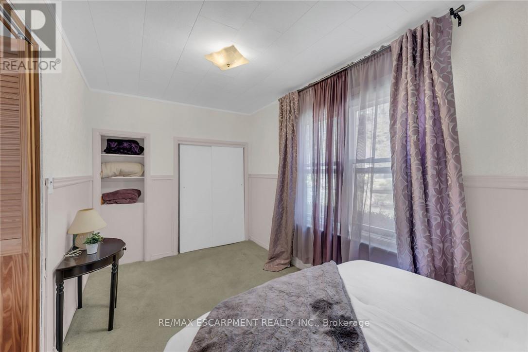 Photo 21 of 16 Broad Avenue, Norfolk ON
