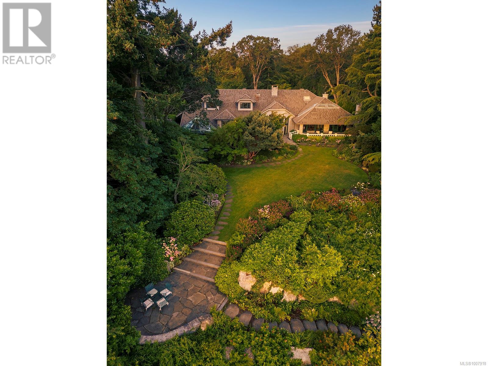  3445 Beach Drive, Oak Bay