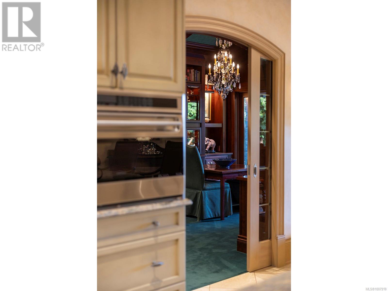  3445 Beach Drive, Oak Bay