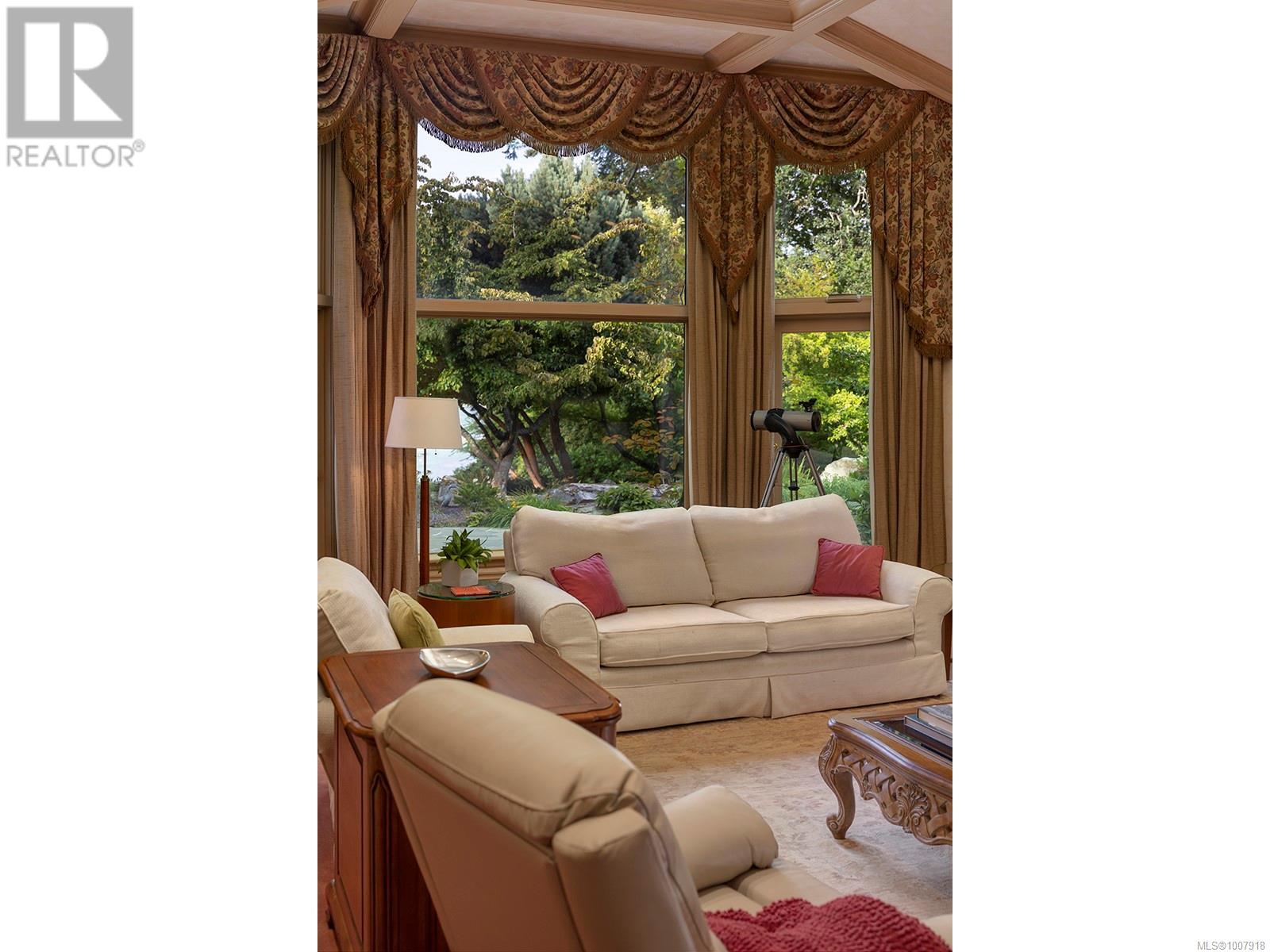  3445 Beach Drive, Oak Bay