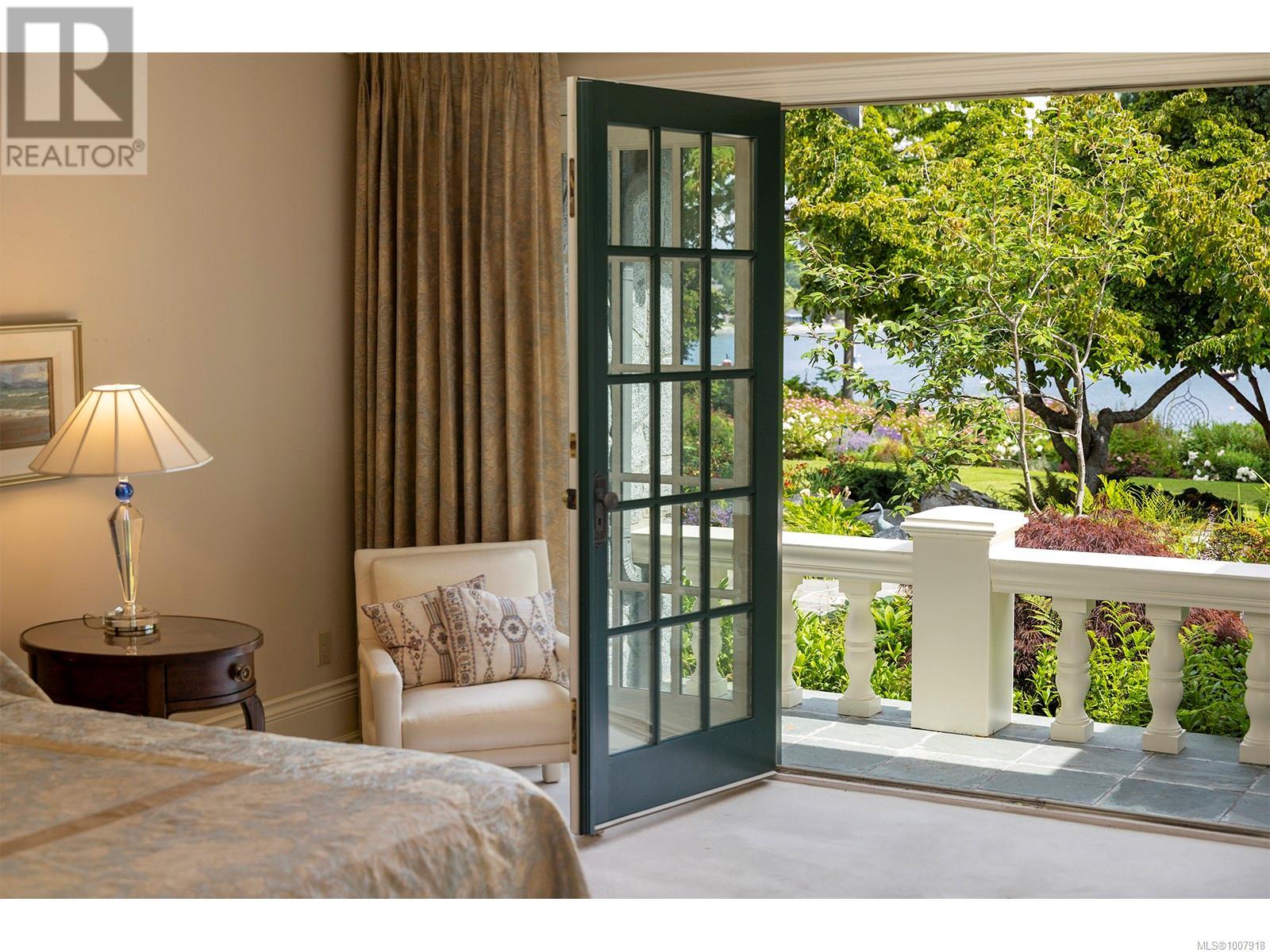  3445 Beach Drive, Oak Bay