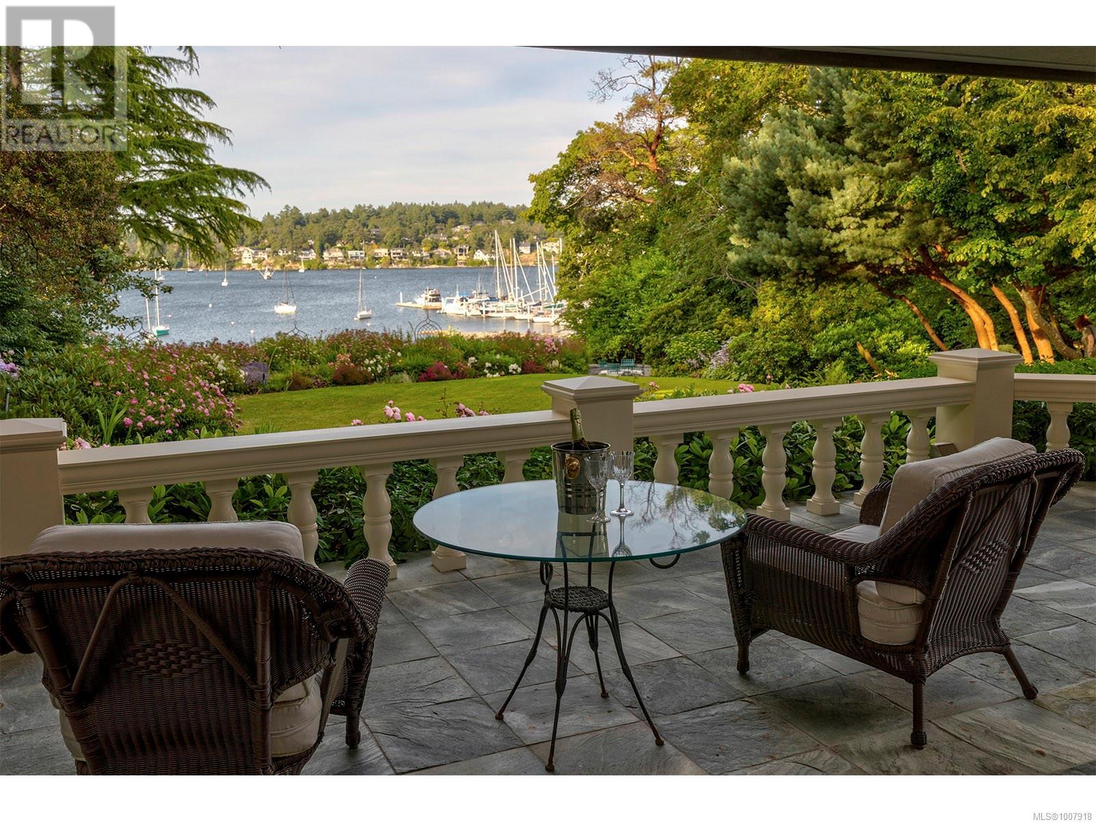  3445 Beach Drive, Oak Bay