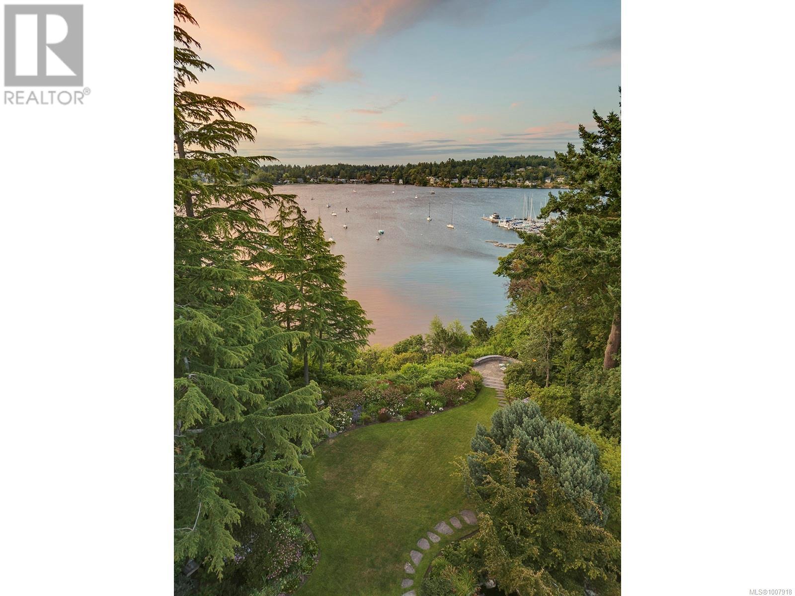  3445 Beach Drive, Oak Bay
