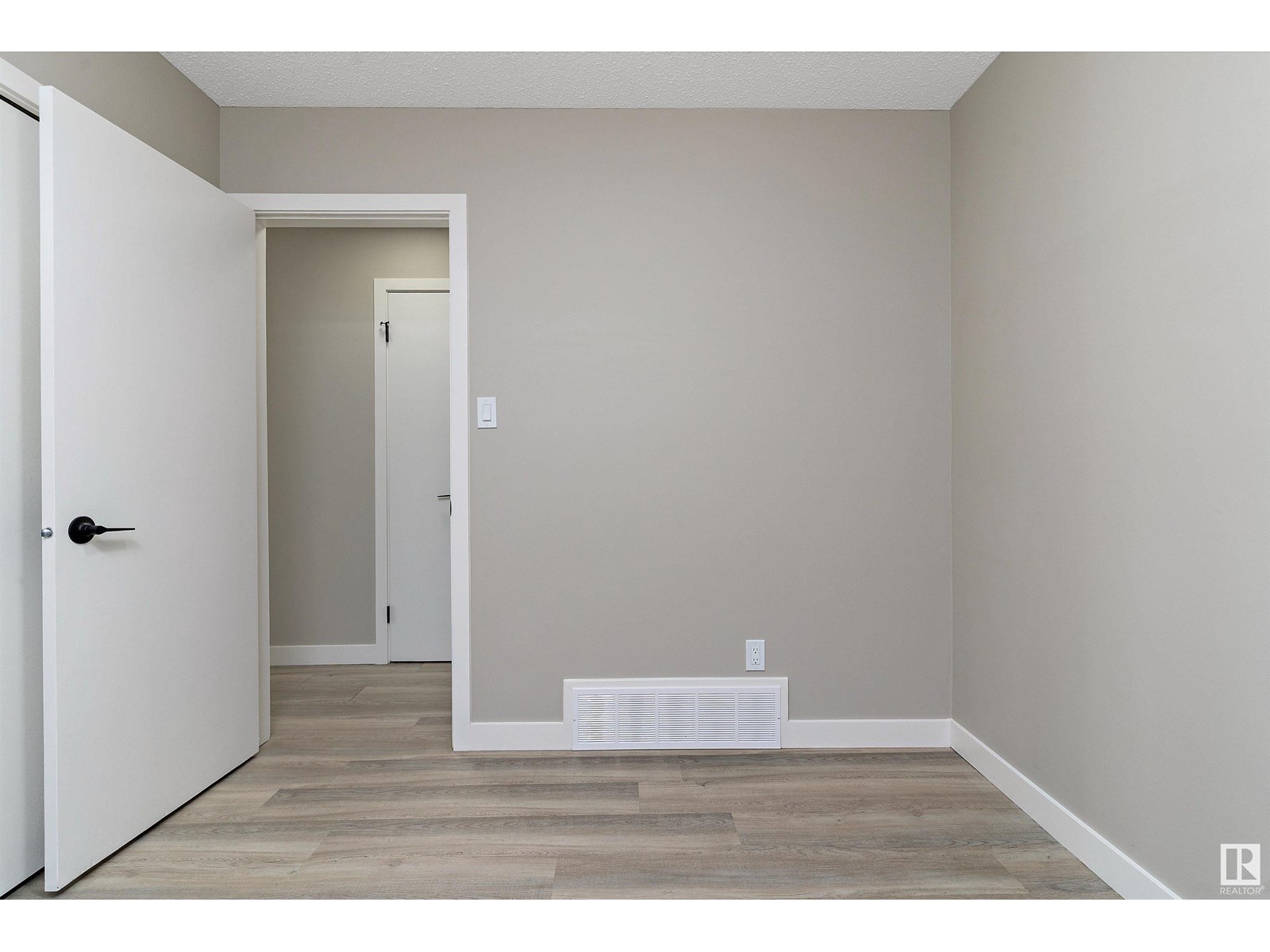 Photo 33 of 10157 145 St Nw Nw, Edmonton AB